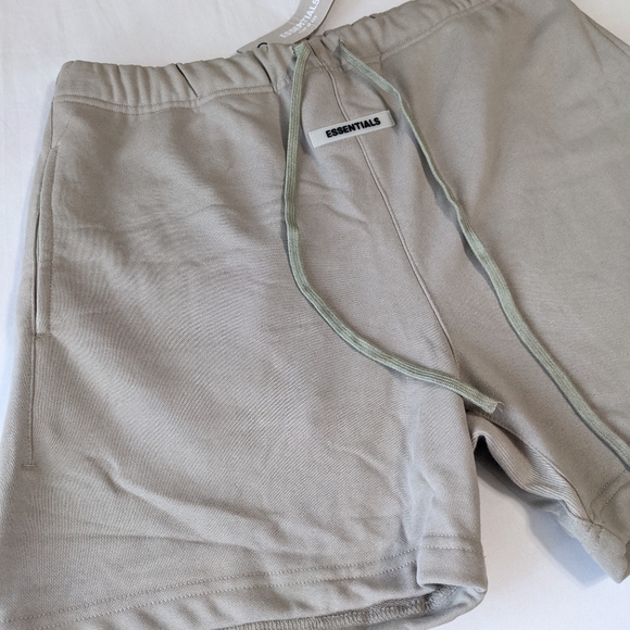 Fear of God Essentials Shorts Small - Picture 8 of 12